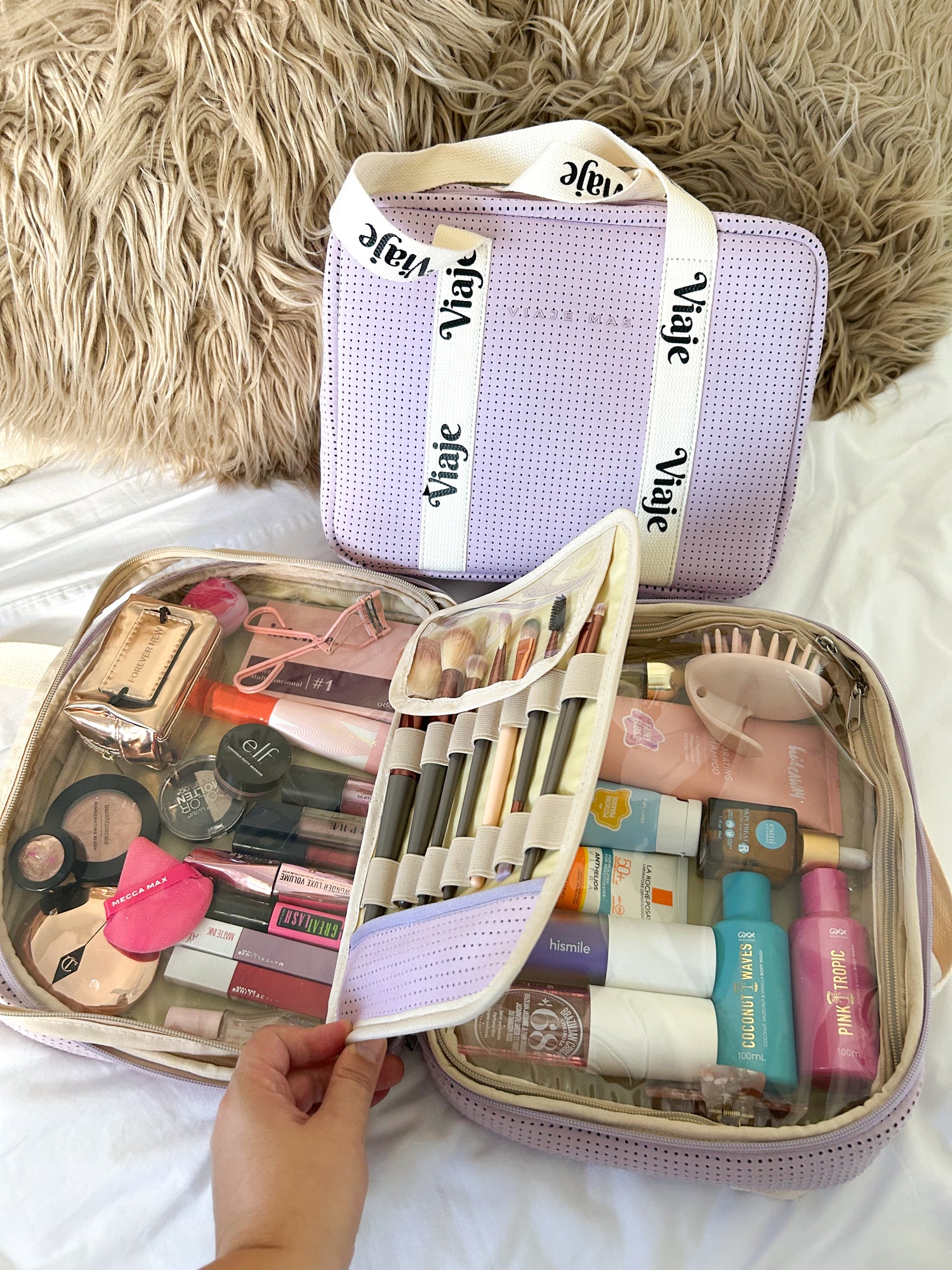 Spacious makeup travel bag with compartments 